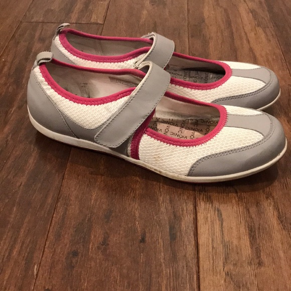 vionic mary jane sneakers